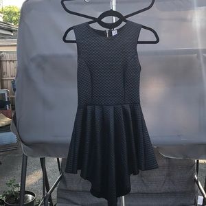 Even Dress size S quilted pattern in EUC